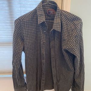 Untuckit shirt